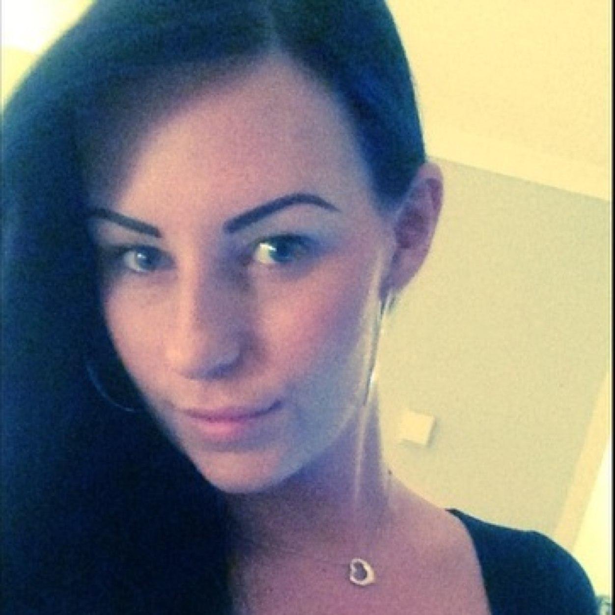 Insta KATLOUISE86   /   BB 7BD8EB60