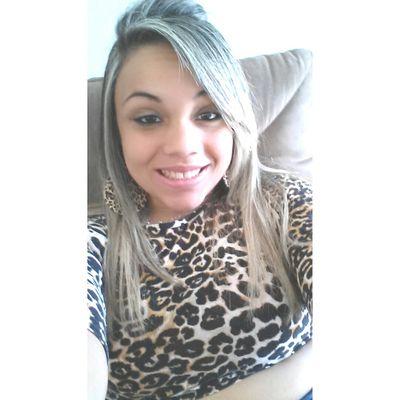 A partir do momento que aprendi que não preciso de ninguém pra ser feliz, as pessoas começaram a precisar de mim .. :S