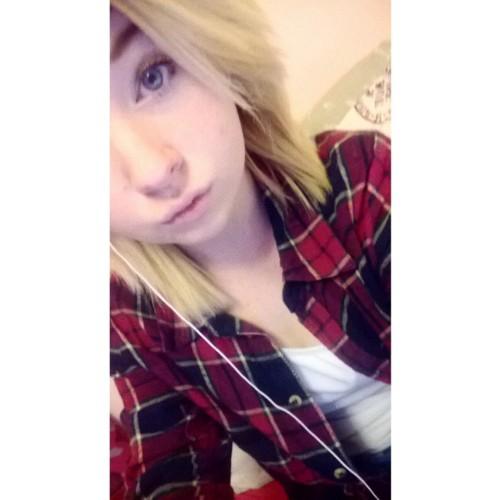 Tarawood34's profile picture. @edsheeran is just pure perfection!.. proud sheerio!;) follow, i follow back :)  Follow my instagram- taralouise34