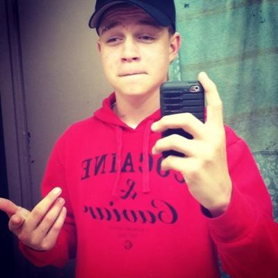 liam_condie's profile picture. Xbox gamertag:Uouf 16 year old UMG player and I play league play