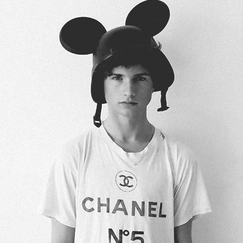 thegayboy_'s profile picture. 17. Dav. American Horror Story. Jake Bass. Evan Peters. Lana del Rey. 'Lo que posees acabará poseyéndote'.