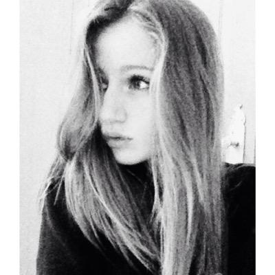 Psg.
Instagram : manon1211
SnapChat : mtmtsdc