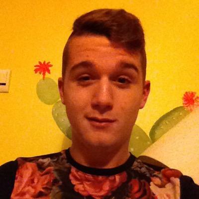 Plaire a tout le monde c'est plaire a nimporte qui ✌️