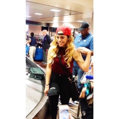 dinah, lesbian, single