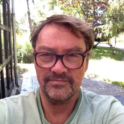 journalist, gids op kunstproject De Nollen, muziekfreak, emeritus eclecticus