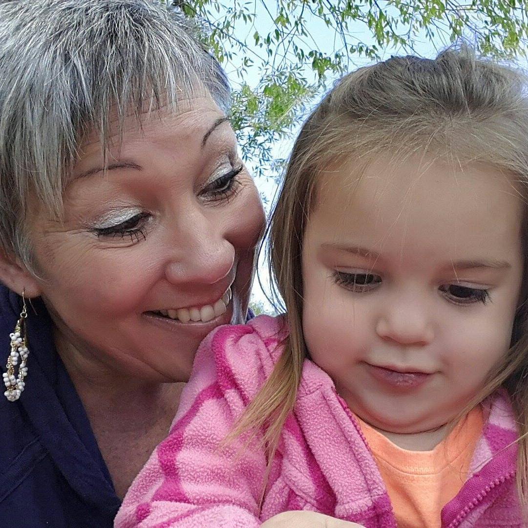 alvarezdeborahs's profile picture. 