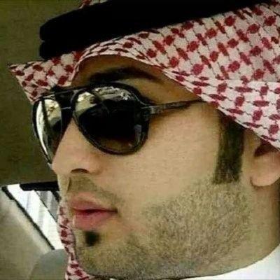 قادر على نشر الفرح والطمأنينه بس مالي خلق.