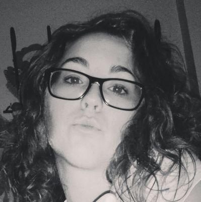 Sonriendo desde un 25~10~1998... Muy orgullosa con lo que tengo, tanto mi familia y mis amig@s...Los Palacios y Villafranca (: