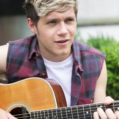 hiya rt my first tweet and follow @fancynjh because you ain't zayn