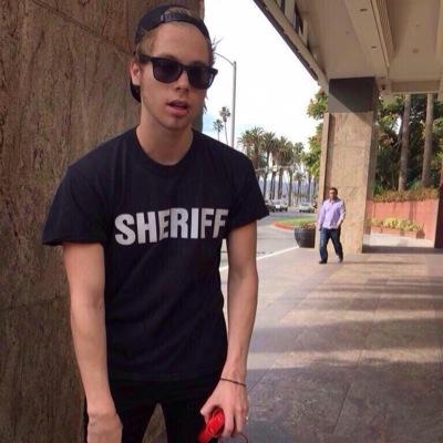 saved for @nialltea and bc I followed you here please follow me there