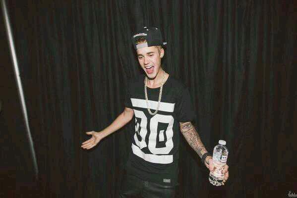 ProjectHelpJb's profile picture. Justin please follow our team @justinbieber to help to Beliebers! I LOVE YOU