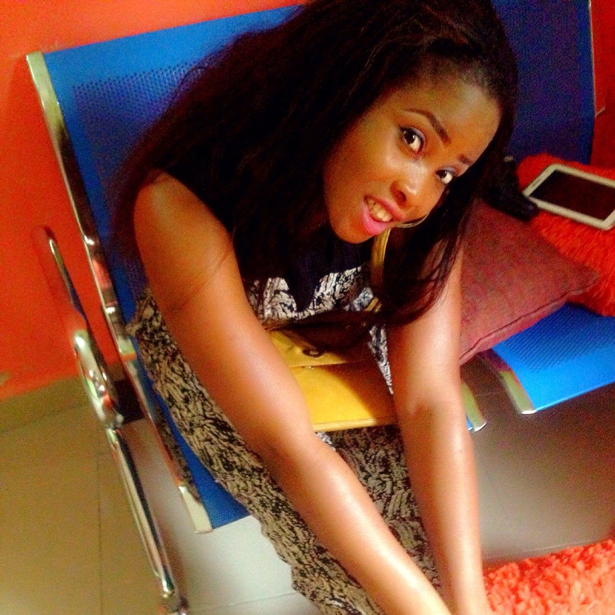 Blogger,   contact- viviannneka@gmail.com