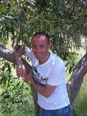 tony08944670's profile picture. 