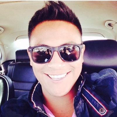 Me gusta mucho el futbol americano!! smpre feliz.
