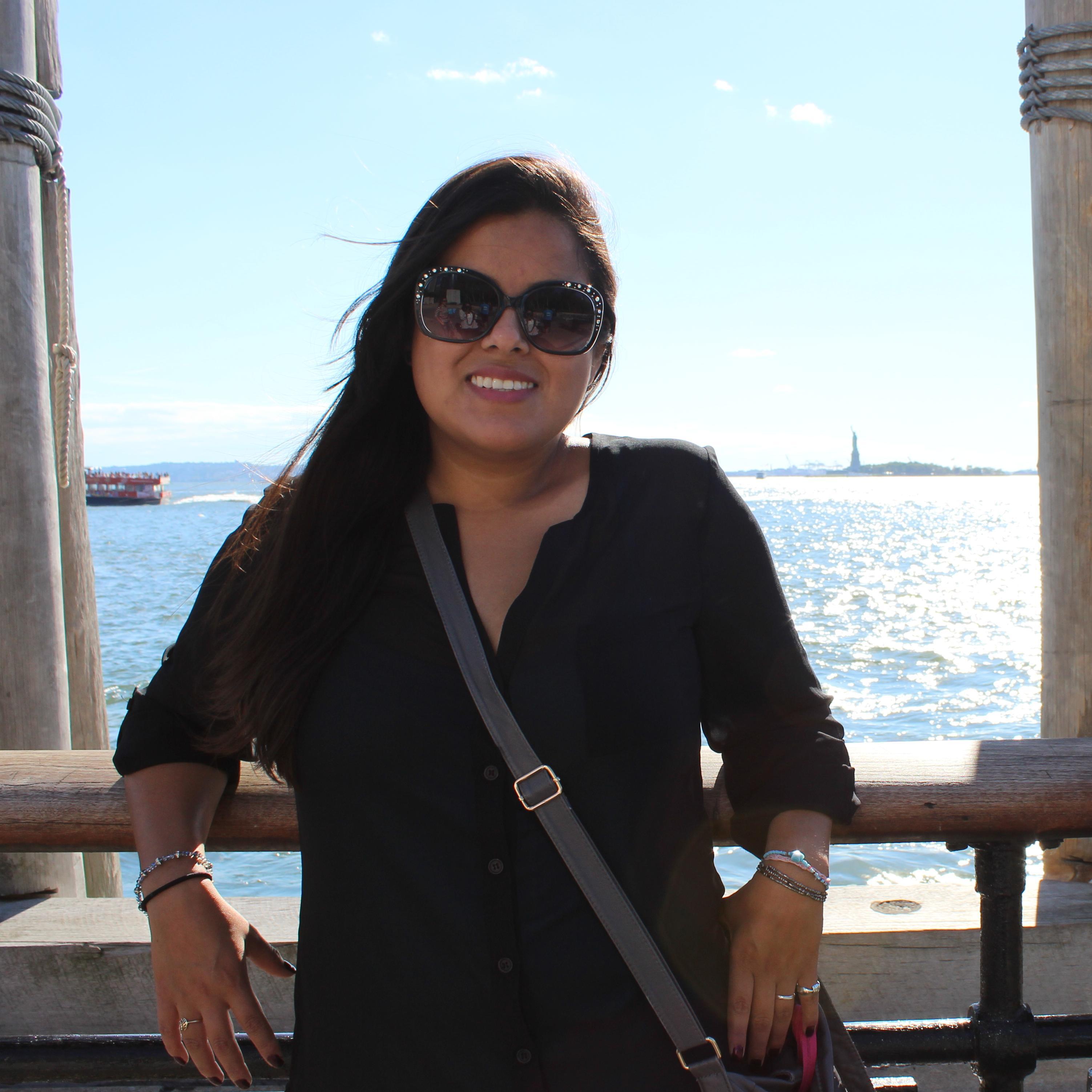 con la sonrisa tatuada! :D just keep smiling!