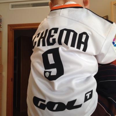 abogado de profesión...deportista por pasión... valencianista hasta la medula...y descubriendo el mundo del vino!!!