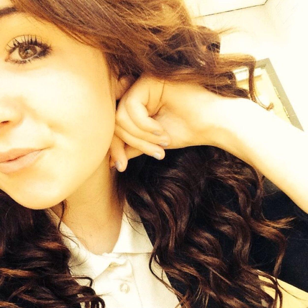 Single and ready to mingle. bi curious :) England
