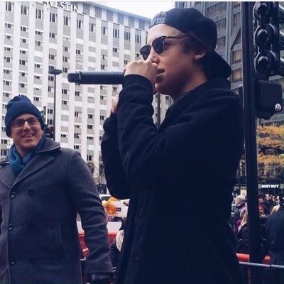 my heart was stolen by a espinosaurs with a phone and a vine account