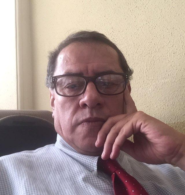 Economista, MBA.