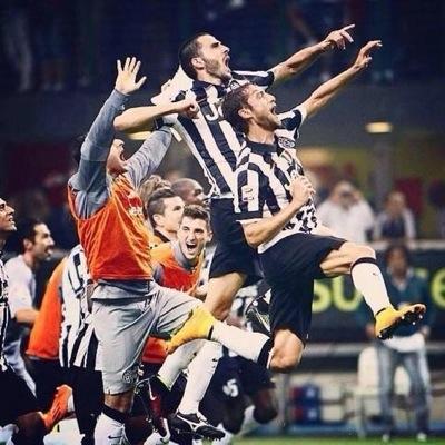 مجنون يوفنتوس .. تغريدات بيانكونيريه .