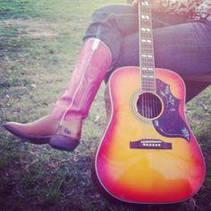 Anything and everything country music! Daily country lyrics, news, videos, reviews, polls, and much more... Contact: countryhubtwitter@gmail.com