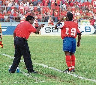 participó en el diplomado de entrenadores de Panamá avalado por la fepafut y la Universidad de Panamá curso en el 2 nivel