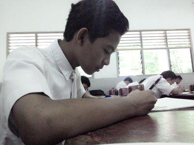 ( KAPAN YA GW BISA JADI ARTIS,  GW BOSEN HIDUP SUSAH TERUS) - Follow aja dulu kali
aja kita Jodoh♥