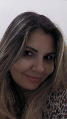 ... E tinhas a alma de sonhos povoada. E a alma de sonhos povoada eu tinha...