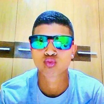 igornevez's profile picture. O ruim da saudade é que a outra pessoa nunca sabe o espaço que ela ocupa em seu peito.