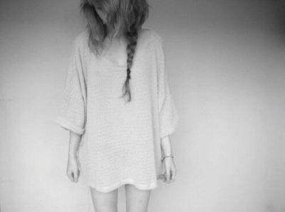 Chica Suicida. Nadie nunca comprende la mente de un suicida hasta que es uno de ellos. Alone. M: 47,0 kg A: 1,50