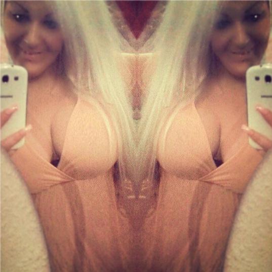 the___godmother's profile picture. Egal was du planst, ich fahr dir den Fluchtwagen.