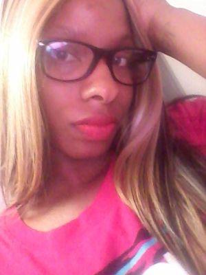 #MOTHER OF 3;) 21 YEARS OLD & JUS LIVING MY LIFE #TEAM MOMMEY #TEAM GWAP SQUAD$$ #TEAM NITRAM KNARF BITCH...FOLLOW OR TWATCH!!!!!!