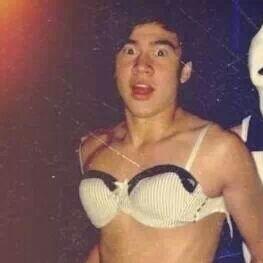 Calum can play me like his bass guitar ;) I'm more active on my other account @redrangermikey :) 1/2E3