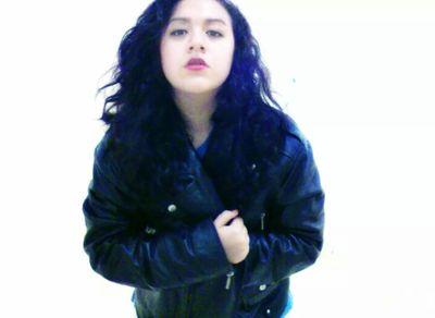 AniluYazmin's profile picture. mi vida es la musica ,mis amigos , mi familia y mis sueños locos :3