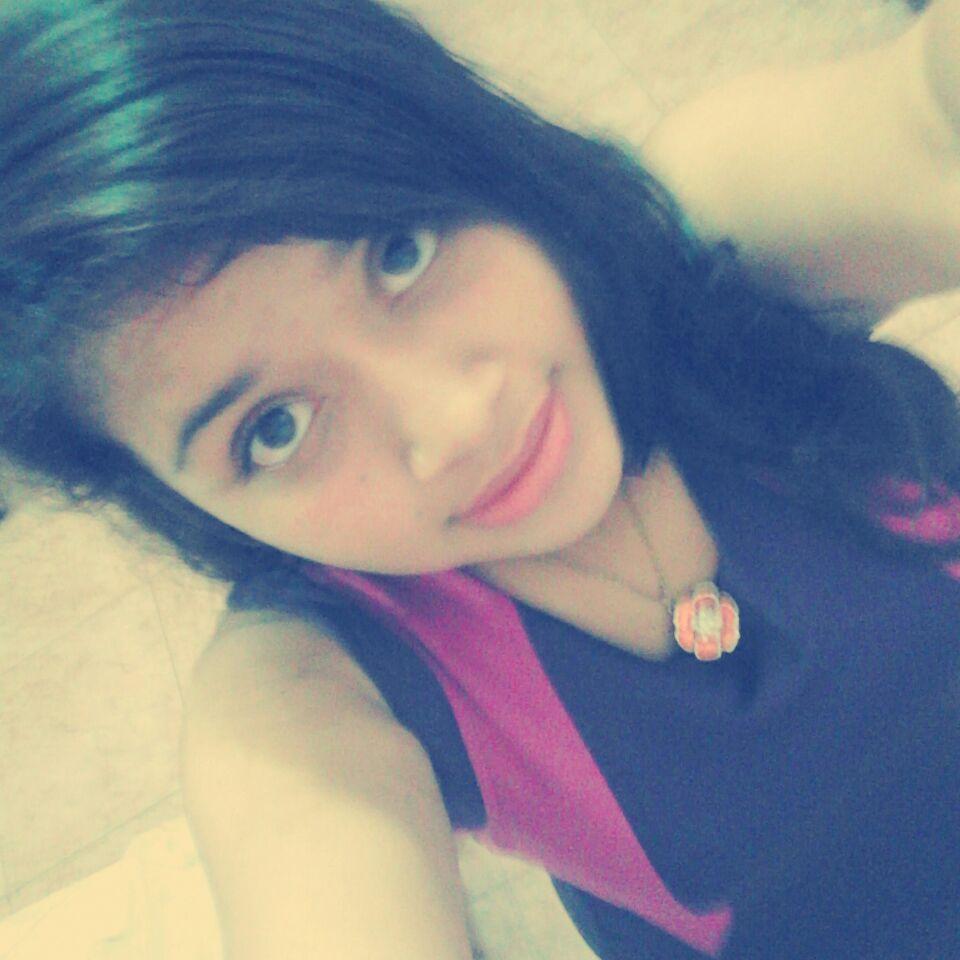 HOLA!!!   HELLO!!! SOY LILIANA PERO DÍGANME LILI SOY BUENA ONDA ME CONSIDERO JEJEJE PUES SOY DIRECTIONER  Y PORTADORA ME ENCANTA PORTA!! BUENO SIGANME  PLISS ;)