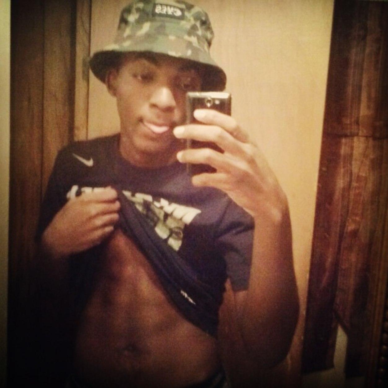 Never fall for a bitch love dont sleep here  #910