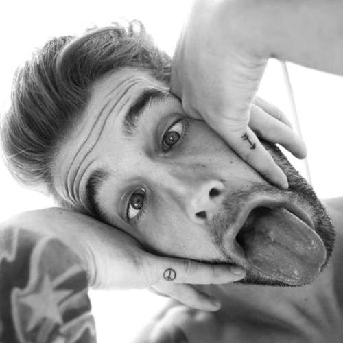 Daddy always said that good boys don't play the games right. [RP|MC|MA|20+] //\\ (FC; Andre Hamann)