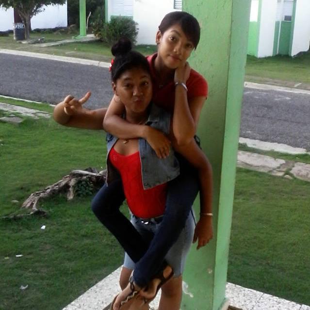 Una Chica Bella  (Franchesca Gonzalez) Siqueme & Te Sigoo 3 ☺ ☺ 3 Me cae bien la gente que no intenta caerle bien a nadie... ♥ ♥ ♣ ♠