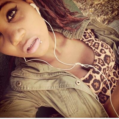 Cythia50525456's profile picture. ṯḣë ḃịḡḡëṣṯ ṗƚāẏëṟ ịṉ ṯḣë ḡāṃë 
ṯḣëẏ āƚṟëāḋẏ ḵṉöẉ ṃẏ ṉāṃë