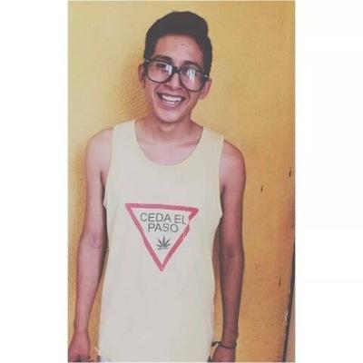 SWAGGERBOY la risa de mi felicidad solo la brinda una cosa  y la infelicidad la brindan varias