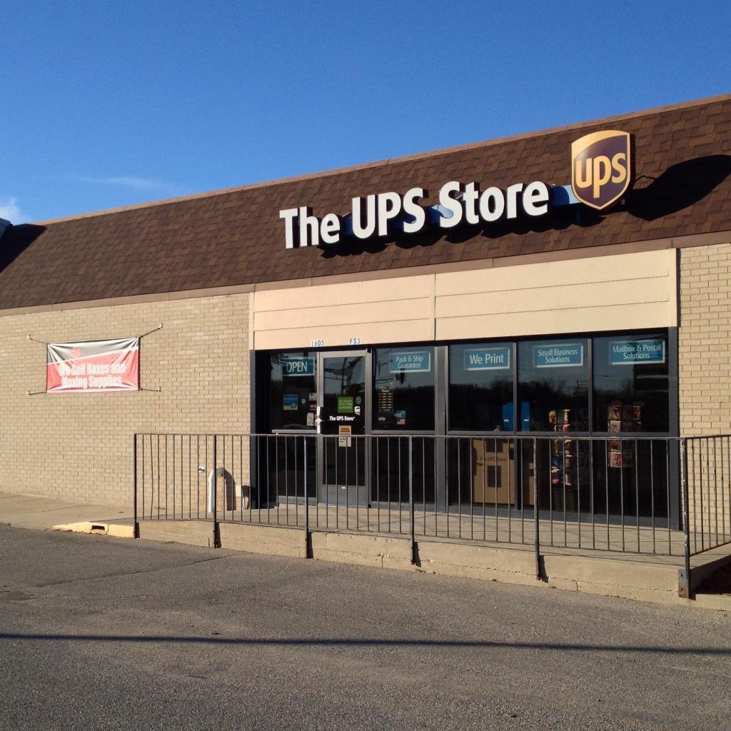 theupsstore5989's profile picture. Were located in front of the Kandi Mall. Rely on us for all your shipping, packaging and printing needs. email: store5989@theupsstore.com. Phone: 320-235-0046