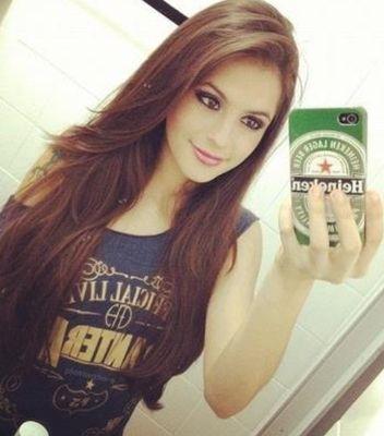 izabelleamon's profile picture. 