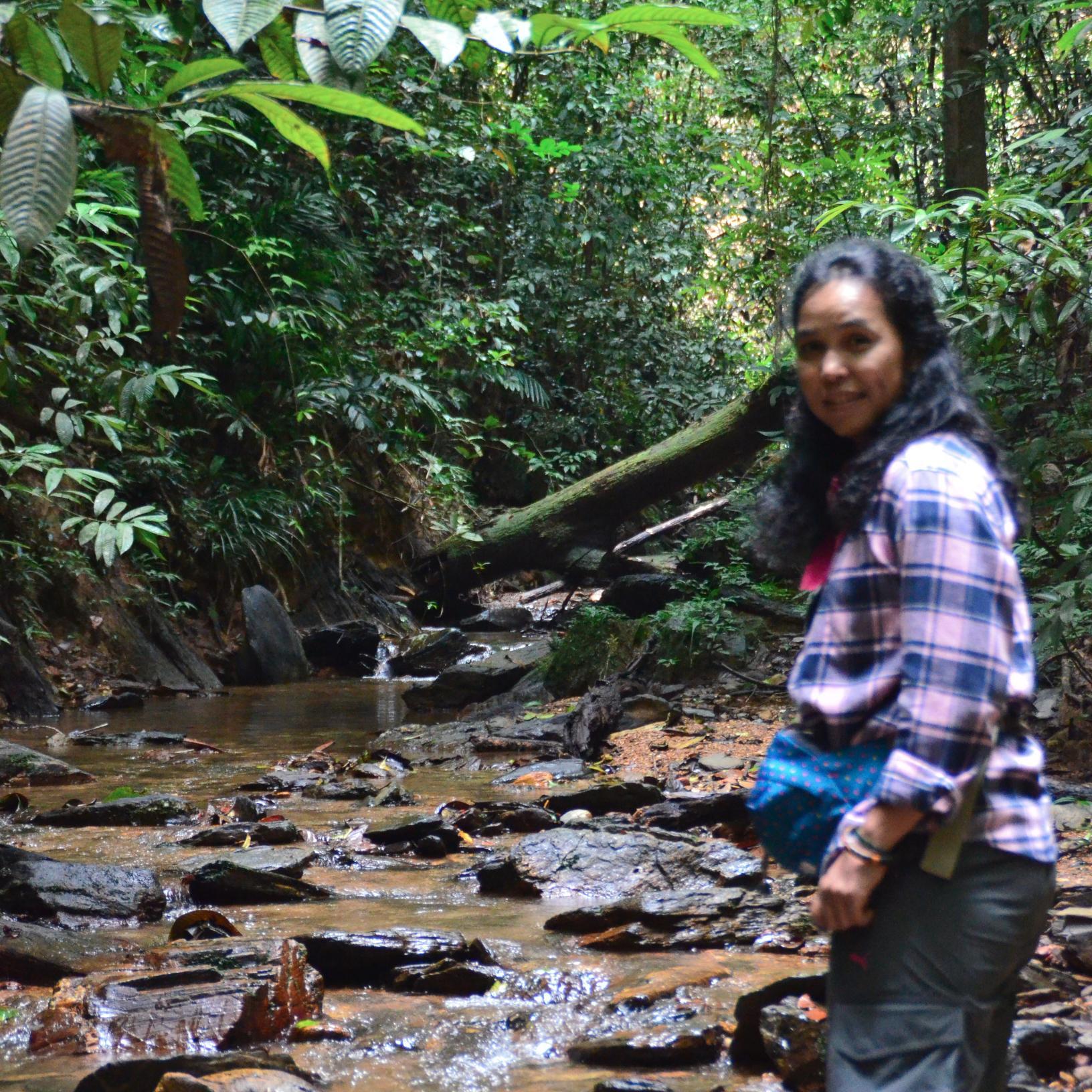 Freelance Journalist; where my adventure, entrepreneur & working world are go together.