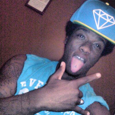 FuxkYoDreams_'s profile picture. Single ASF somebody change that