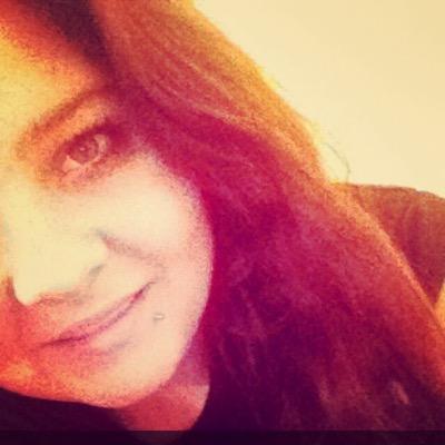 Follow me and you'll get a follow back. Simples :).  #TeamMiley #TeamCyrus