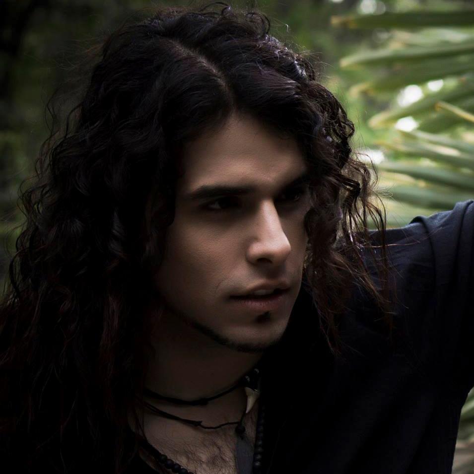 Cantante de Bon Vivant, la banda de Hard rock