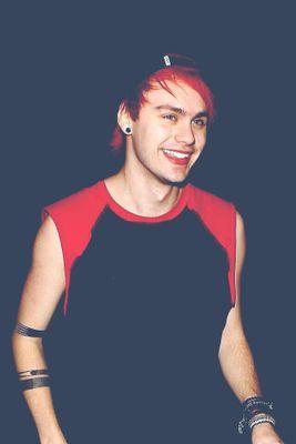 5dorkyaussies's profile picture. michael clifford
need i say more