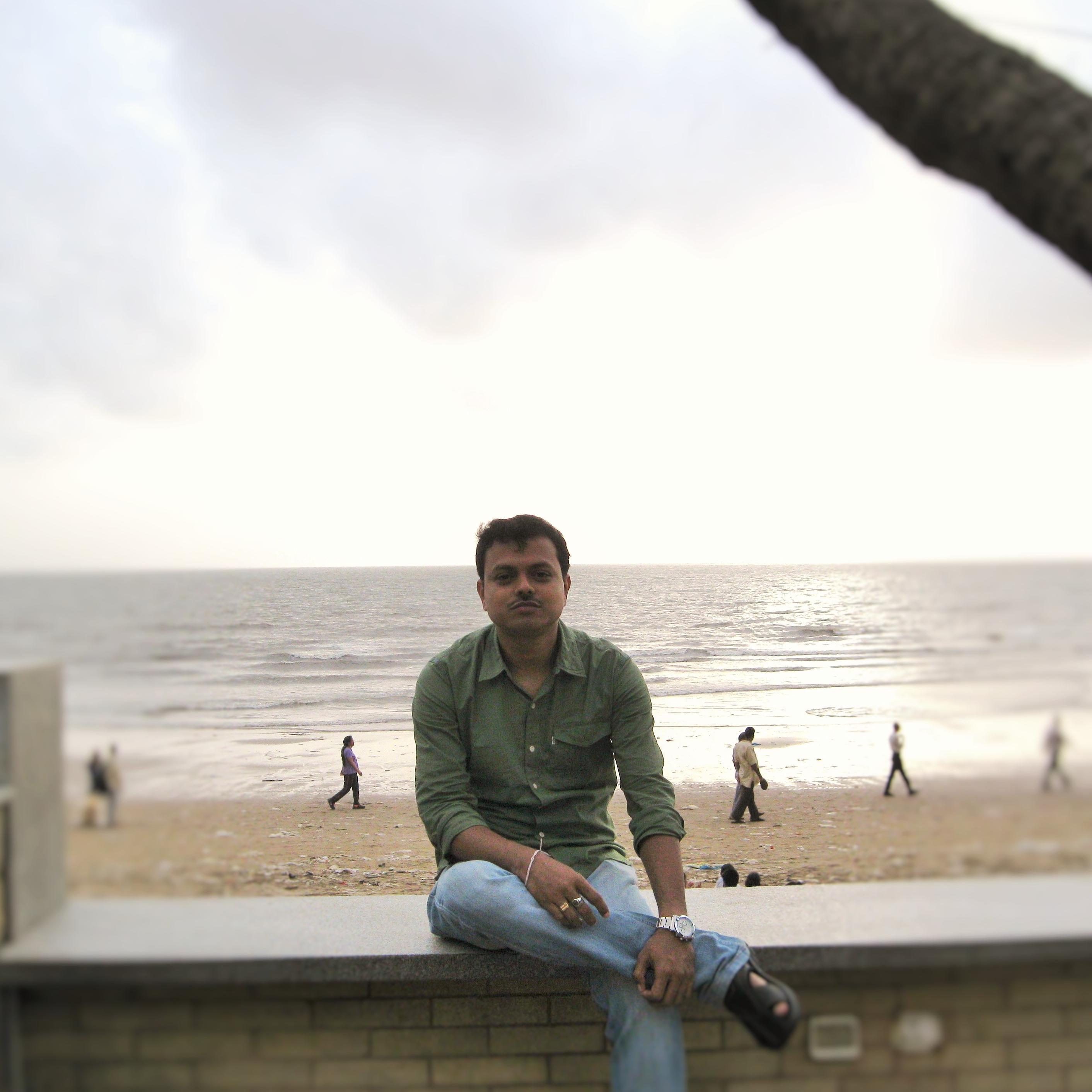 Growing Workaholic day by day, but never really wanted to. Life should Roam each Nooks and Corners of the World..In search of ample free Time to Roam Endlessly!