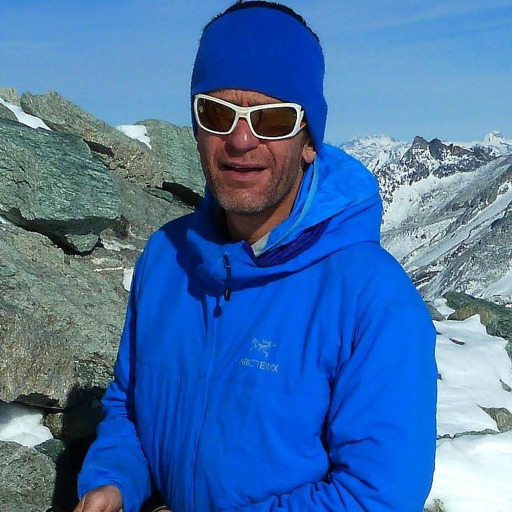 British IFMGA Mountain guide based in Evolene, Switzerland. Rock and ice climbing, skiing, Mountaineering, summer and winter.    https://t.co/9gnBXxkn2c