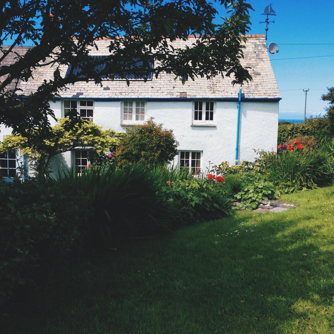 hugglepit's profile picture. 17th Century cottage, available year-round for holiday lets and short breaks.